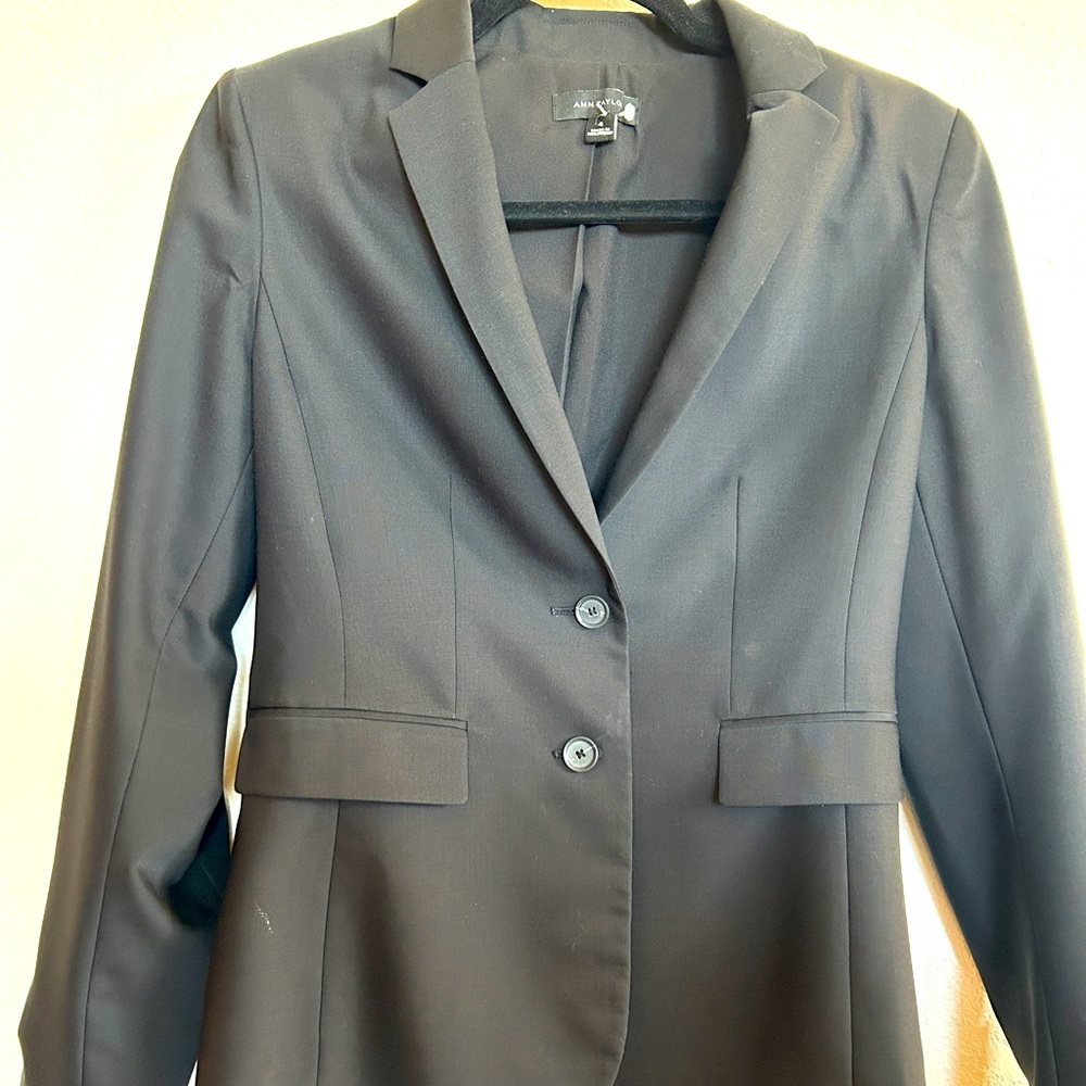 Ann Taylor women’s skirt suit